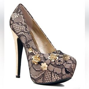 Qupid Penelope 13 Women’s Blush Satin Lace w Gold Flower Embellishment Heels NIB
